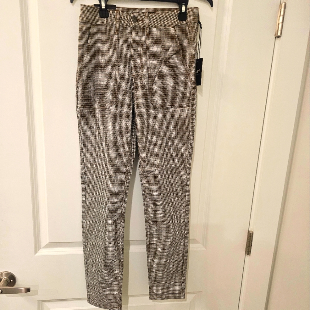 WOMEN'S SKINNY ANKLE PANTS. SIZE 26. NEW WITH TAGS.  MSRP $98.